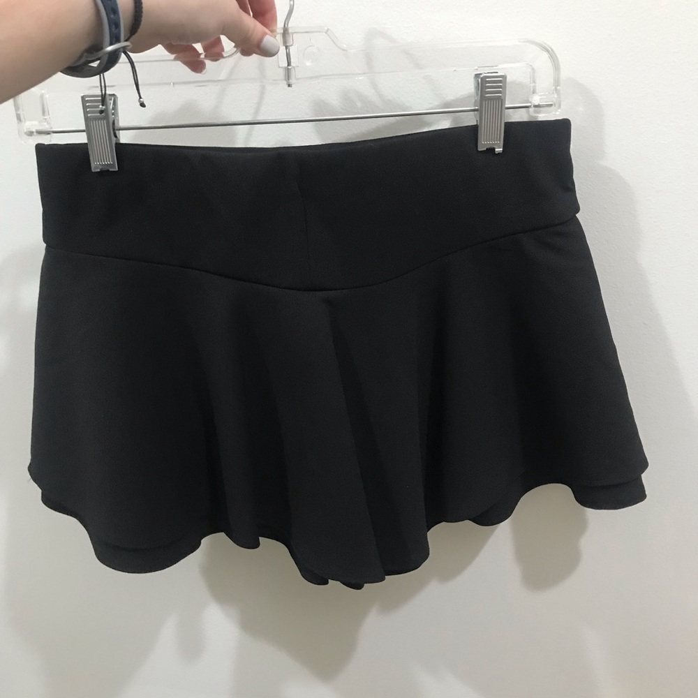 Black skort